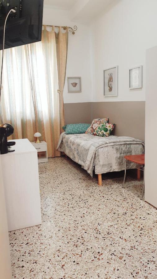 I Mori In Campidoglio Affitta Camere Сант'Агата-ди-Милите Экстерьер фото