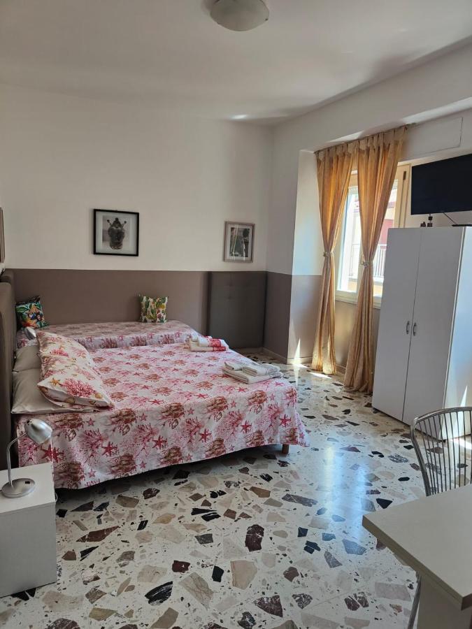 I Mori In Campidoglio Affitta Camere Сант'Агата-ди-Милите Экстерьер фото